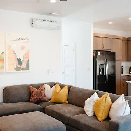 Zen Trail Retreat - New 5 Bedroom Luxury Condo セントジョージ エクステリア 写真