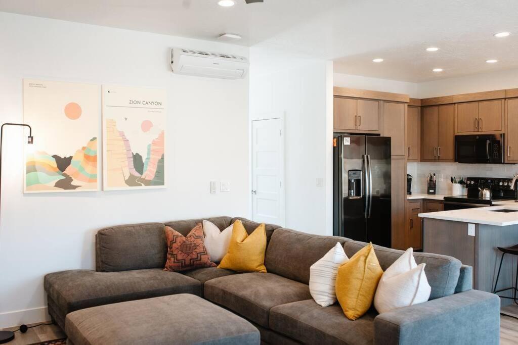 Zen Trail Retreat - New 5 Bedroom Luxury Condo セントジョージ エクステリア 写真